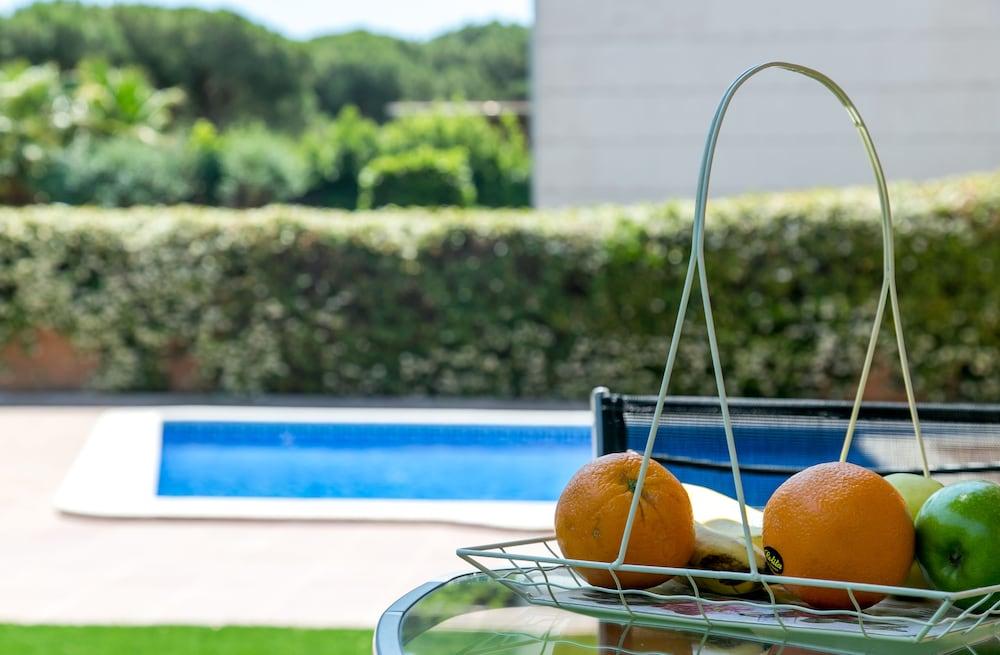 Aparthotel Bardon Castelldefels Εξωτερικό φωτογραφία