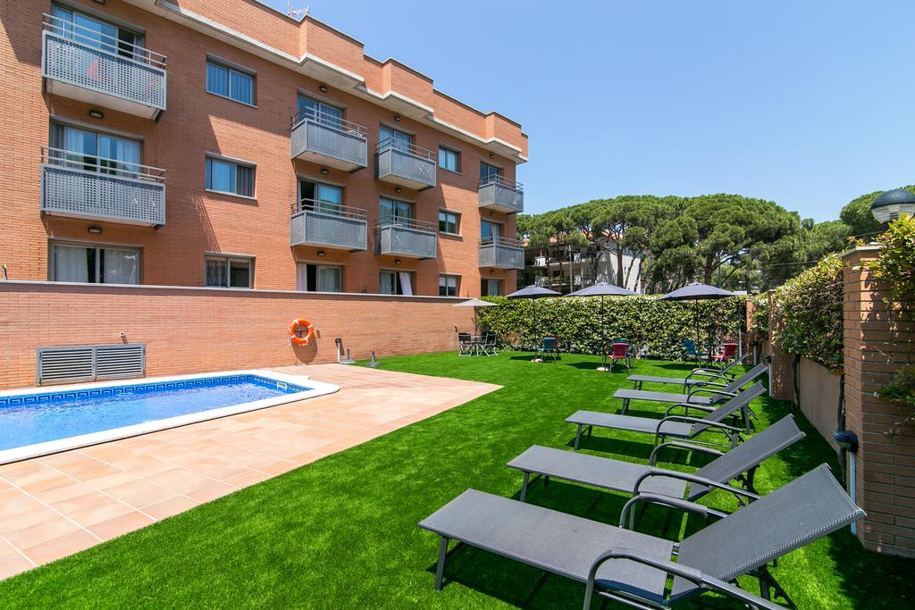 Aparthotel Bardon Castelldefels Εξωτερικό φωτογραφία