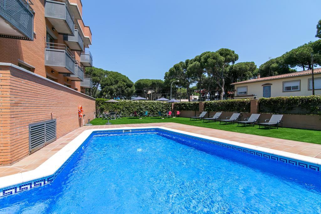 Aparthotel Bardon Castelldefels Εξωτερικό φωτογραφία
