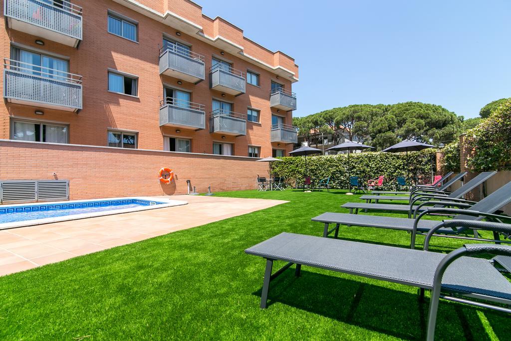 Aparthotel Bardon Castelldefels Εξωτερικό φωτογραφία