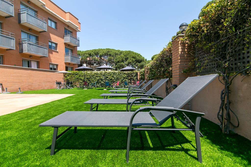 Aparthotel Bardon Castelldefels Εξωτερικό φωτογραφία