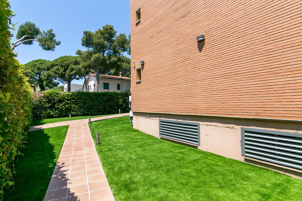 Aparthotel Bardon Castelldefels Εξωτερικό φωτογραφία